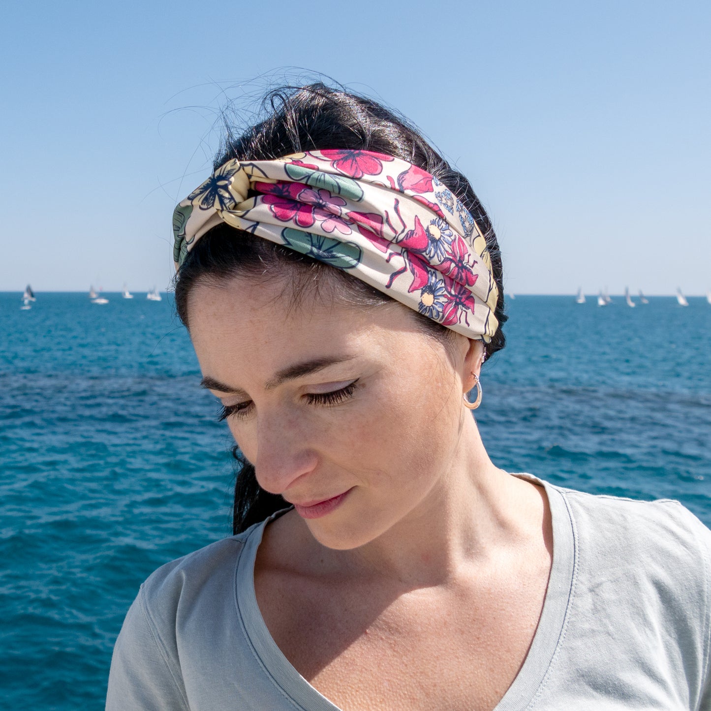 Diadema retorcida CALEIDOSCOPIO FLORAL | Beige