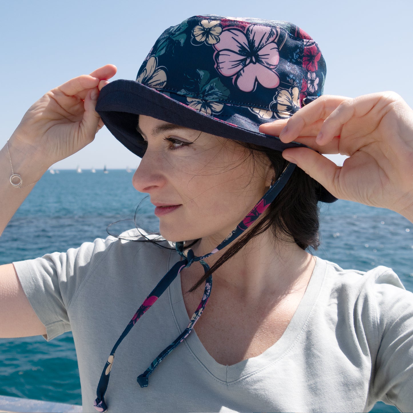 Sombrero de pescador reversible | CALEIDOSCOPIO FLORAL